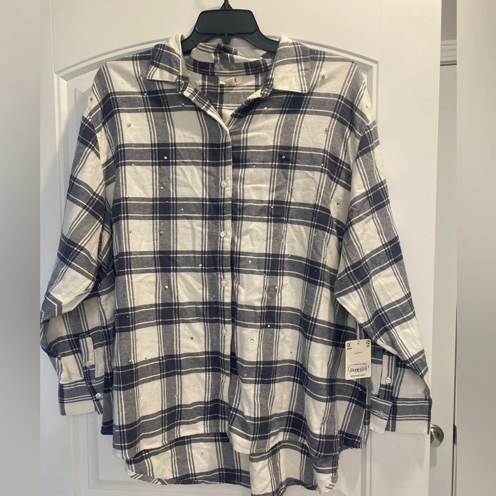 NWT white & black plaid flannel shirt with rhinestone size 1x long sleeve